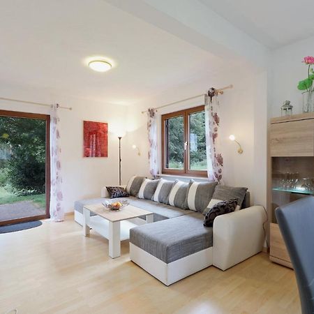 Seepark Kirchheim Ferienhaus Bei Vera Mit Sauna Dış mekan fotoğraf