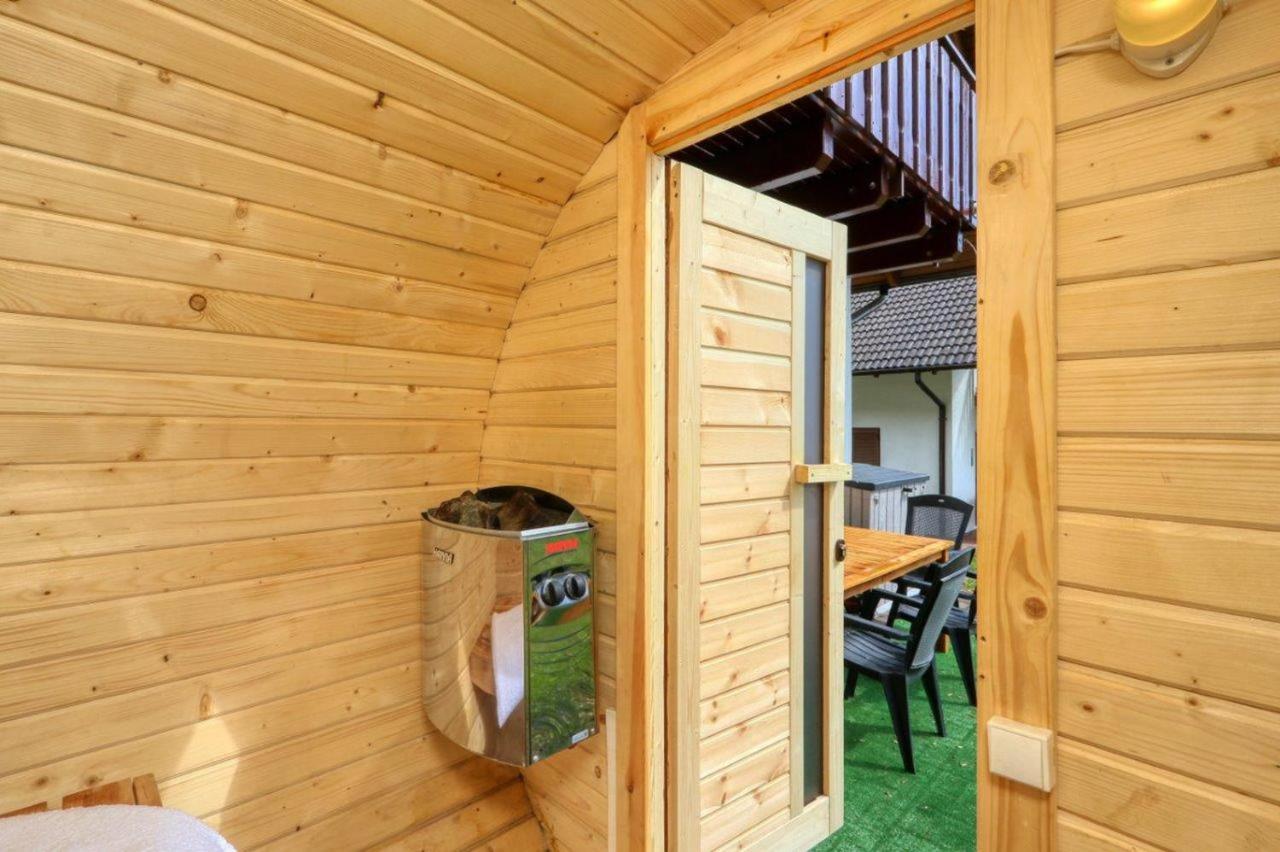 Seepark Kirchheim Ferienhaus Bei Vera Mit Sauna Dış mekan fotoğraf