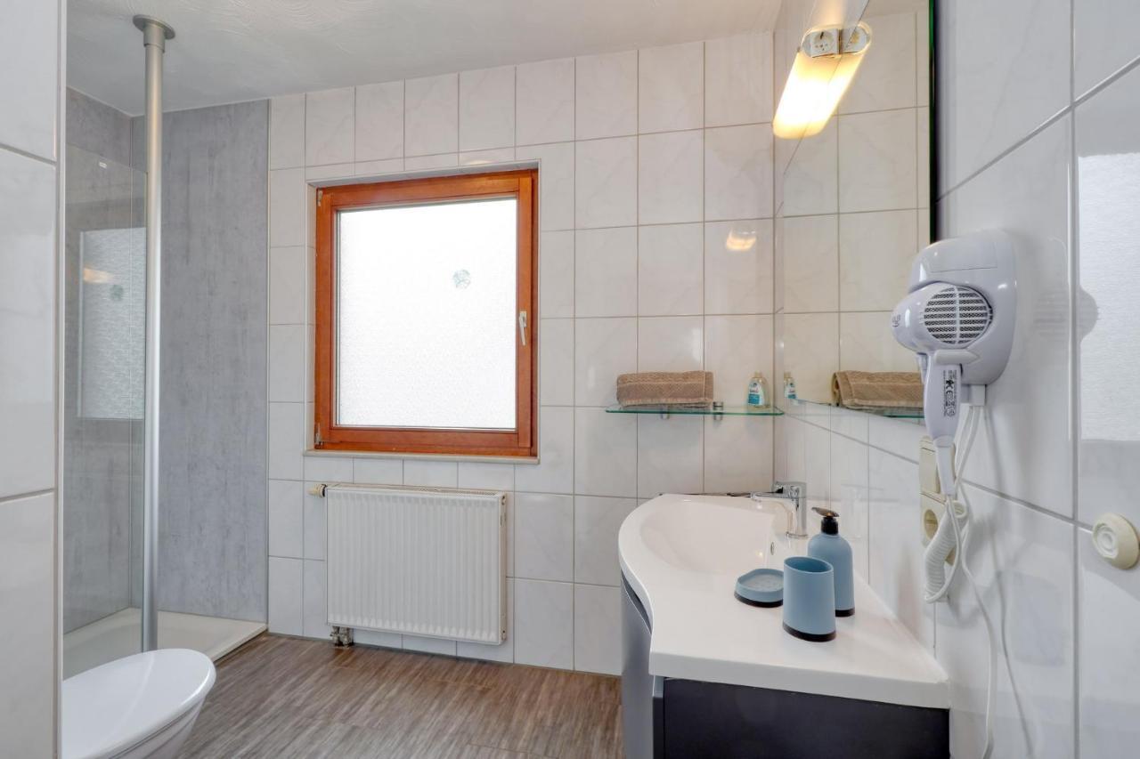 Seepark Kirchheim Ferienhaus Bei Vera Mit Sauna Dış mekan fotoğraf