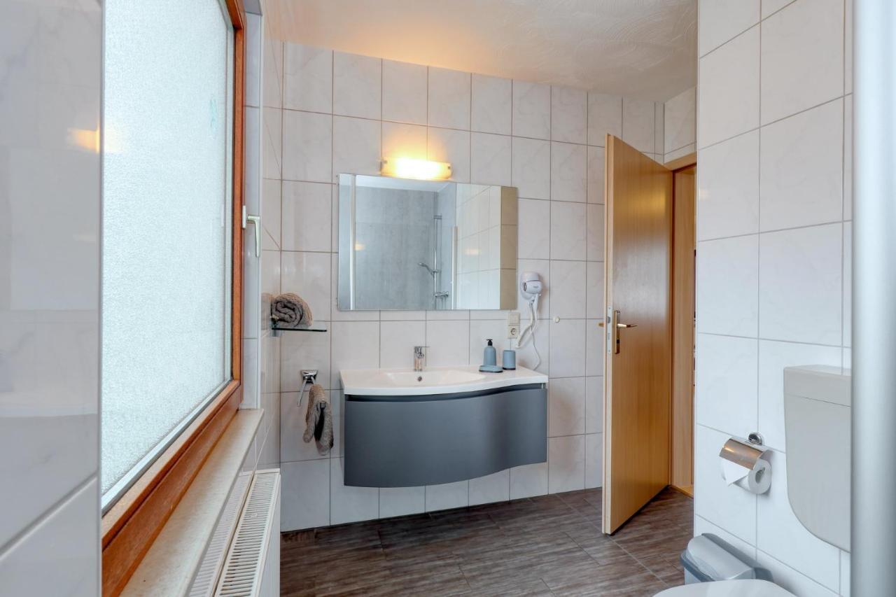 Seepark Kirchheim Ferienhaus Bei Vera Mit Sauna Dış mekan fotoğraf